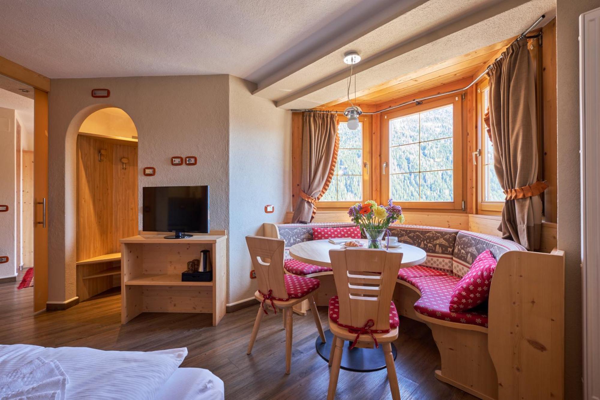 Berg Hotel Latemar Spitze Vigo di Fassa Ngoại thất bức ảnh
